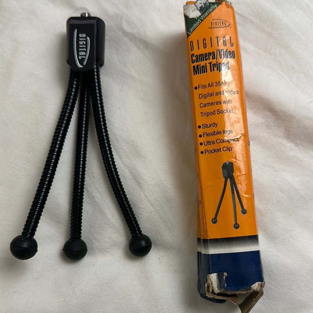 Digital Concepts Black Mini Tripod 4.75” Tall -NOS